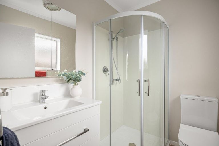 Photo of property in 16 Whakaruru Place, Matua, Tauranga, 3110