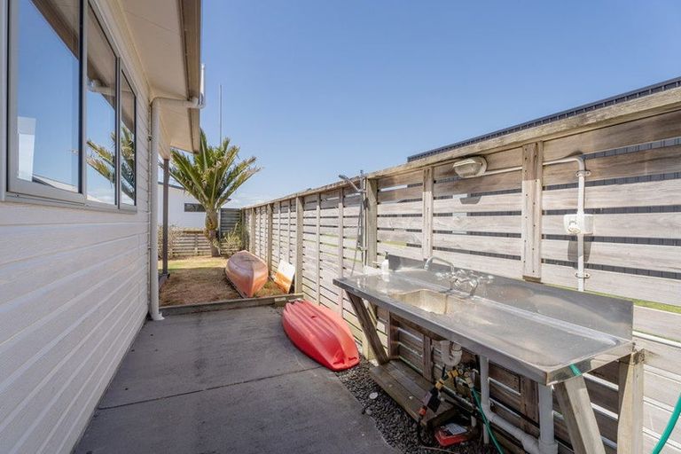Photo of property in 140 Ngaio Drive, Matarangi, Whitianga, 3592