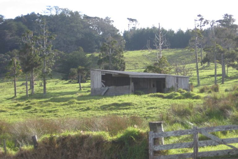 Photo of property in 62 Hauraki Road, Leigh, 0985