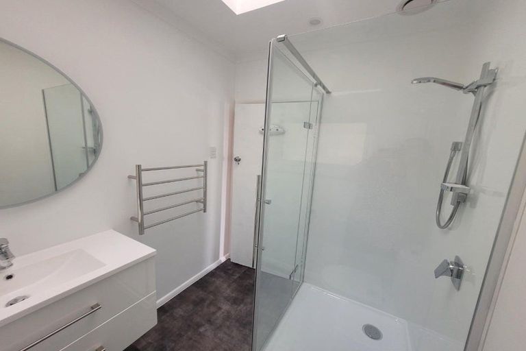 Photo of property in 67 Pioneer Road, Moturoa, New Plymouth, 4310