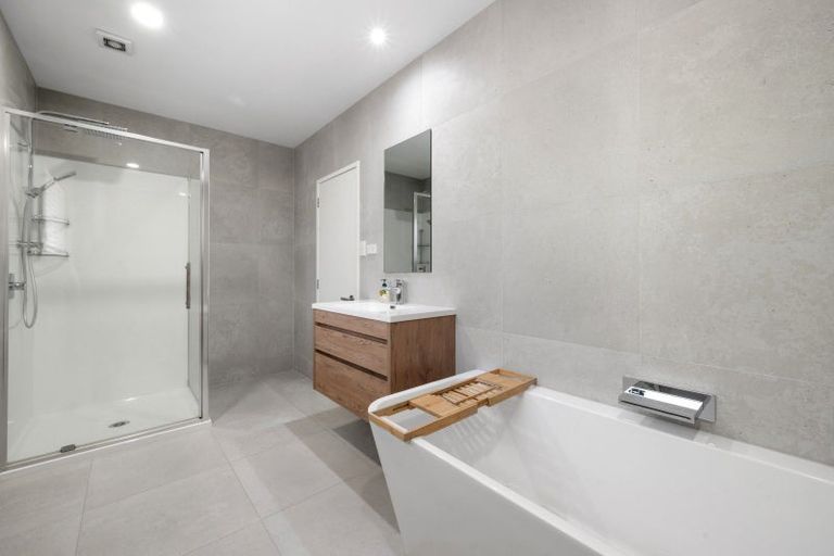 Photo of property in 2/47 Clovelly Road, Bucklands Beach, Auckland, 2012