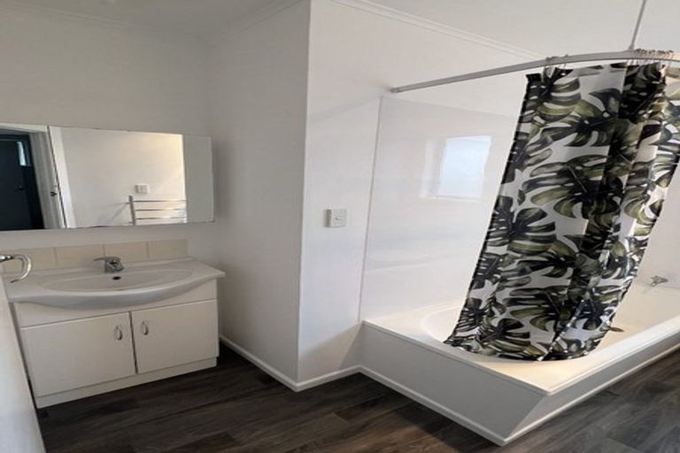 Photo of property in 24 Kirton Crescent, Manurewa, Auckland, 2102