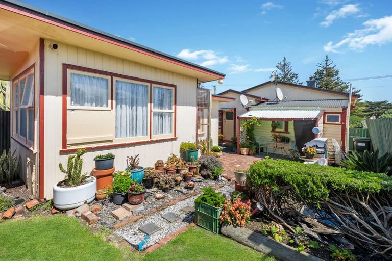 Photo of property in 20 Seafront Road, Castlecliff, Whanganui, 4501