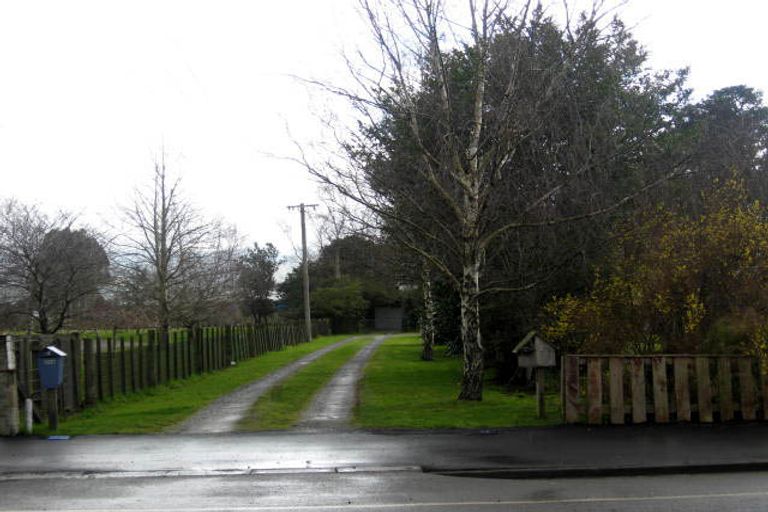 Photo of property in 277a High Street North, Carterton, 5713