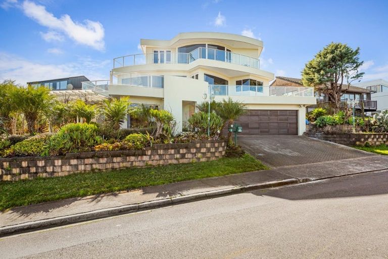 Photo of property in 9 Brigantine Drive, Beach Haven, Auckland, 0626
