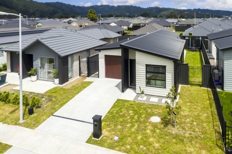 Photo of property in 11 Pattullo Crescent, Wallaceville, Upper Hutt, 5018