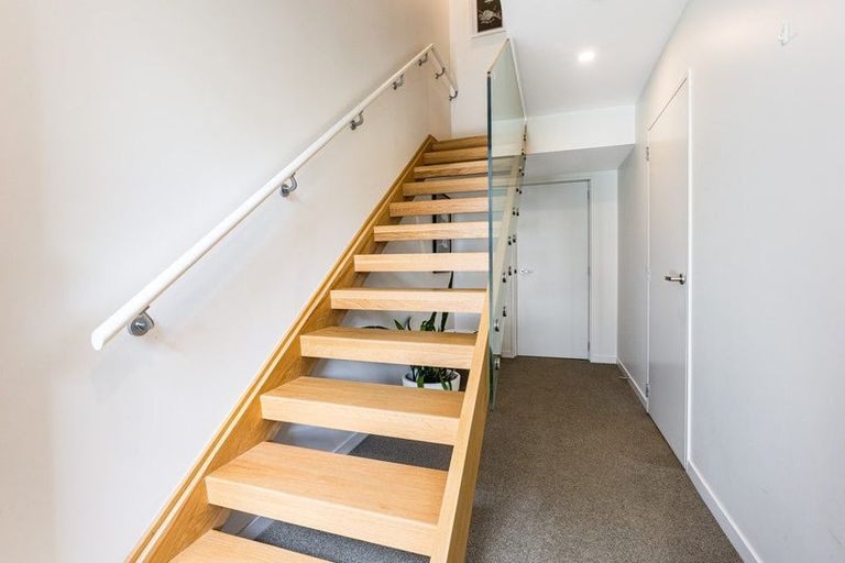 Photo of property in 1/18 Oriental Terrace, Oriental Bay, Wellington, 6011
