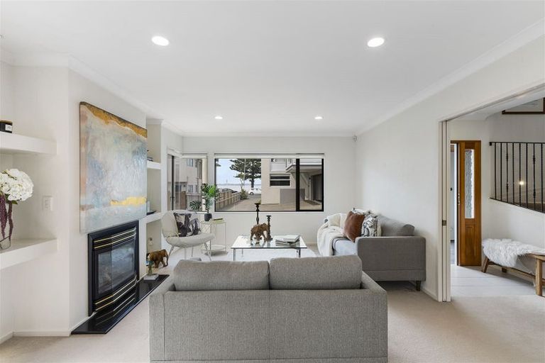 Photo of property in 22 The Esplanade, Eastern Beach, Auckland, 2012