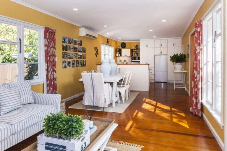 Photo of property in 100 Brookside Terrace, Bryndwr, Christchurch, 8053