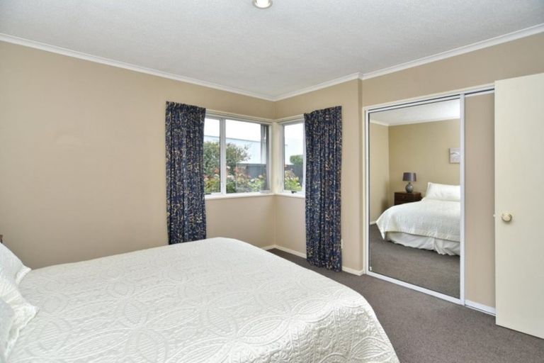 Photo of property in 1/9 Phoenix Lane, Northcote, Christchurch, 8052