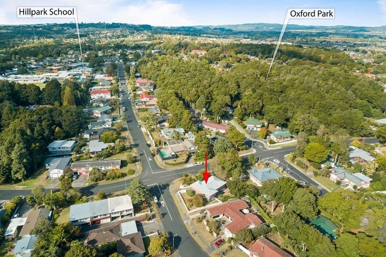 Photo of property in 11 Walpole Avenue, Hillpark, Auckland, 2102