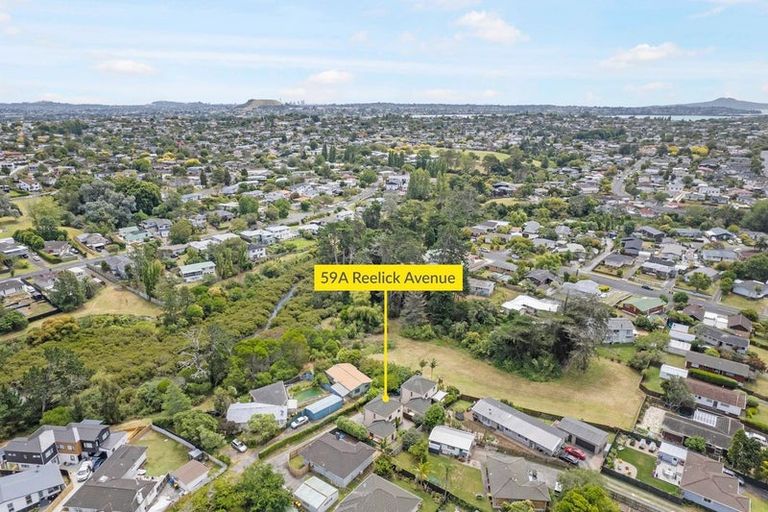 Photo of property in 59a Reelick Avenue, Pakuranga Heights, Auckland, 2010