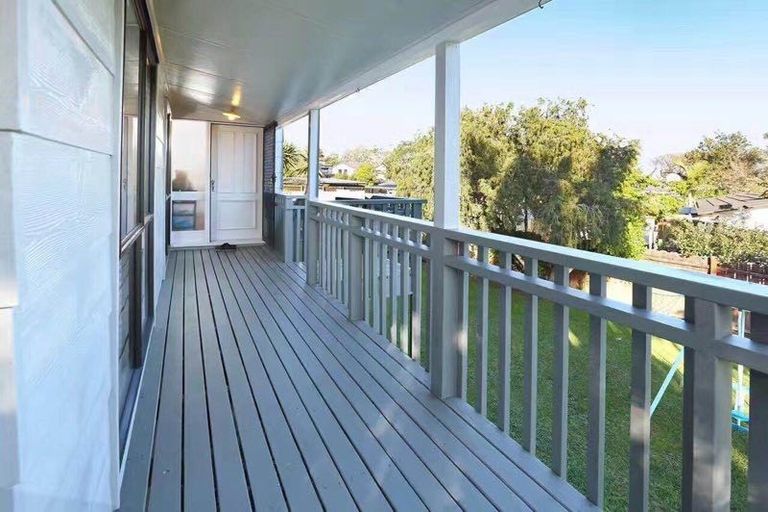 Photo of property in 128 Moire Road, West Harbour, Auckland, 0618