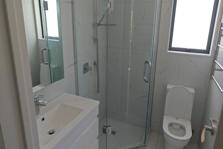 Photo of property in 10/16 William Roberts Road, Pakuranga, Auckland, 2010