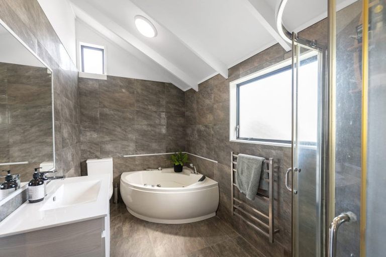 Photo of property in 61a Jaemont Avenue, Te Atatu South, Auckland, 0610