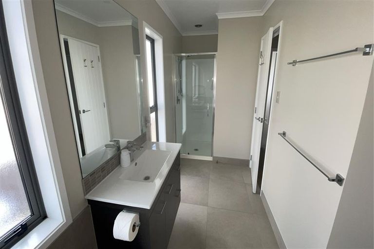 Photo of property in 215 Wainui Road, Silverdale, 0932