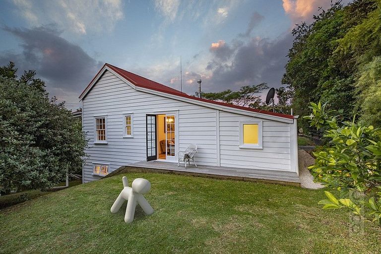 Photo of property in 4 Gow Street, Helensville, 0800