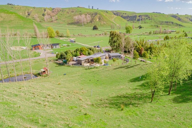 Photo of property in 653 No 3 Line, Okoia, Whanganui, 4582