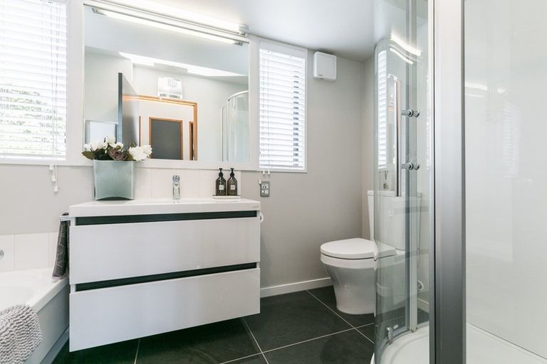 Photo of property in 34b Lucknow Terrace, Khandallah, Wellington, 6035