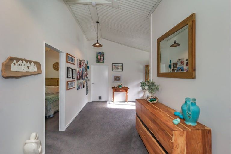 Photo of property in 146 Manakau Heights Drive, Manakau, Levin, 5573
