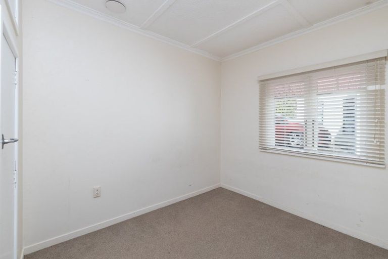 Photo of property in 14 Downe Street, New Plymouth, 4310