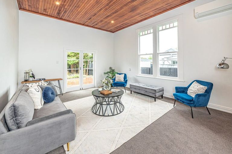 Photo of property in 2 Alma Road, Gonville, Whanganui, 4501