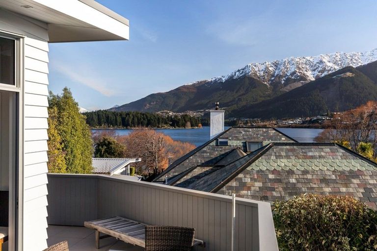 Photo of property in 37a Bay View Road, Kelvin Heights, Queenstown, 9300