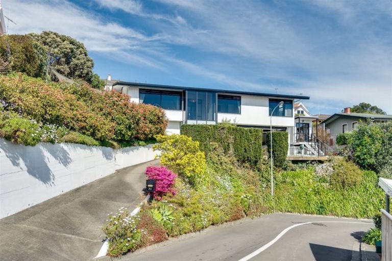 Photo of property in 3a Seapoint Road, Bluff Hill, Napier, 4110