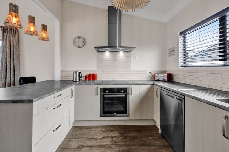 Photo of property in 1/4 Naumai Place, Spotswood, New Plymouth, 4310