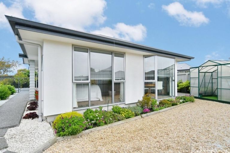 Photo of property in 1/28 Kirsten Place, Parklands, Christchurch, 8083