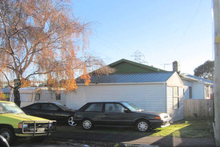 Photo of property in 1/22 Moffett Street, Islington, Christchurch, 8042
