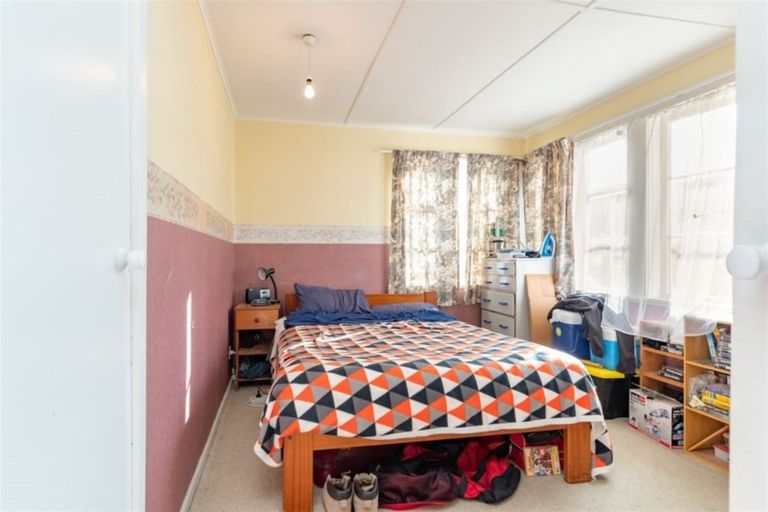 Photo of property in 50 Compton Crescent, Taita, Lower Hutt, 5011