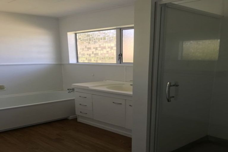 Photo of property in 3 Romesdale Road, Papakowhai, Porirua, 5024