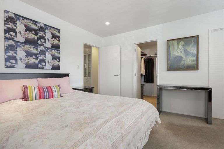 Photo of property in 1a/171 Hurstmere Road, Takapuna, Auckland, 0622