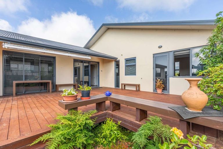 Photo of property in 28 Noble Johnston Drive, Katikati, 3129