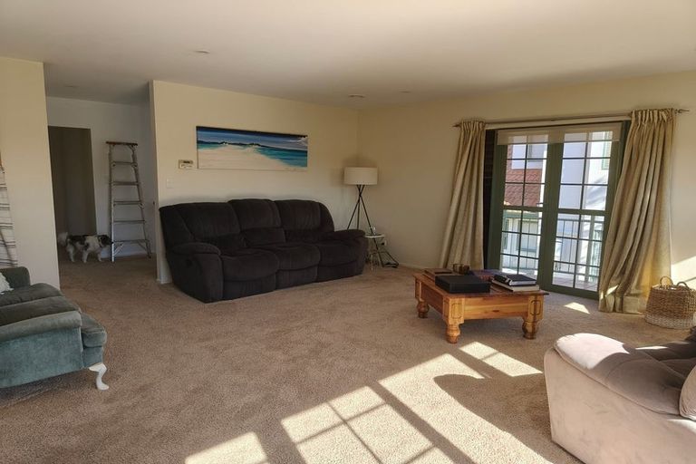 Photo of property in 30 Parkwood Crescent, Gulf Harbour, Whangaparaoa, 0930
