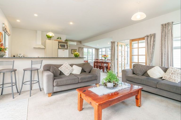 Photo of property in 12 Fletcher Way, Arrowtown, 9302