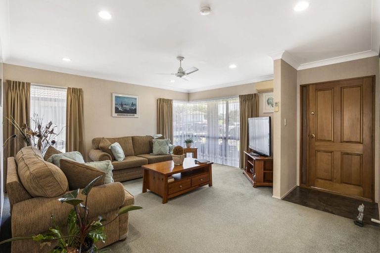 Photo of property in 1/6 Marbeth Court, Botany Downs, Auckland, 2010