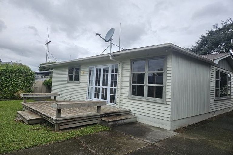Photo of property in 23 Newhaven Place, Roslyn, Palmerston North, 4414