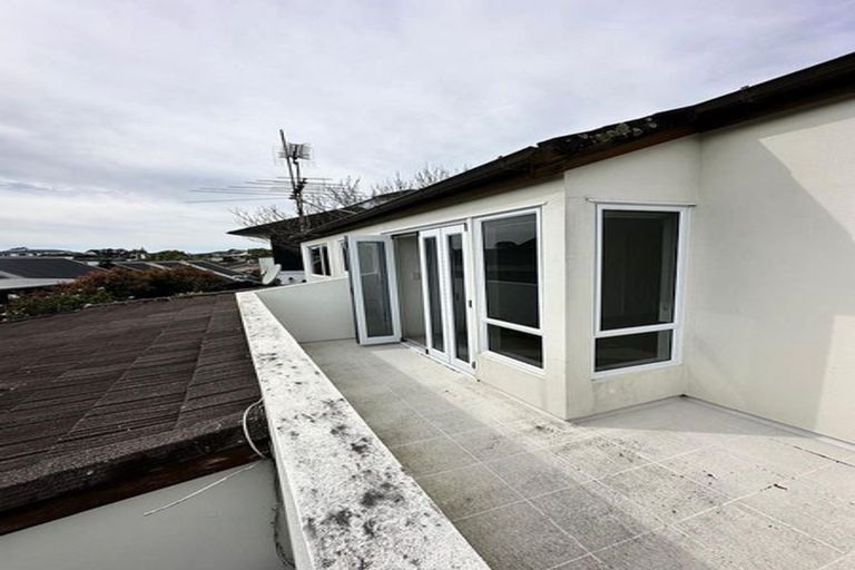 Photo of property in 2/13 Markham Place, Bucklands Beach, Auckland, 2012