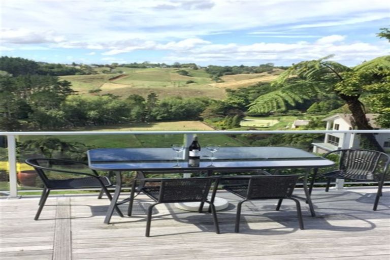 Photo of property in 313 Mangorei Road, Merrilands, New Plymouth, 4312