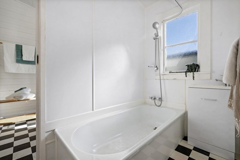 Photo of property in 1/62 Old Wairoa Road, Papakura, 2110