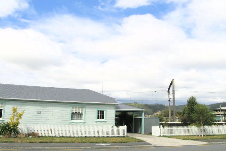 Photo of property in 95 Ararino Street, Trentham, Upper Hutt, 5018