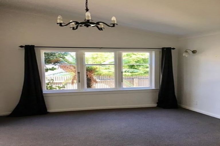 Photo of property in 702 Avenue Road West, Saint Leonards, Hastings, 4120