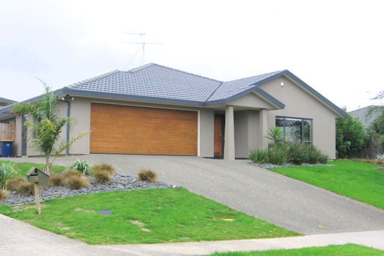 Photo of property in 87 Te Wharau Drive, Greenhithe, Auckland, 0632