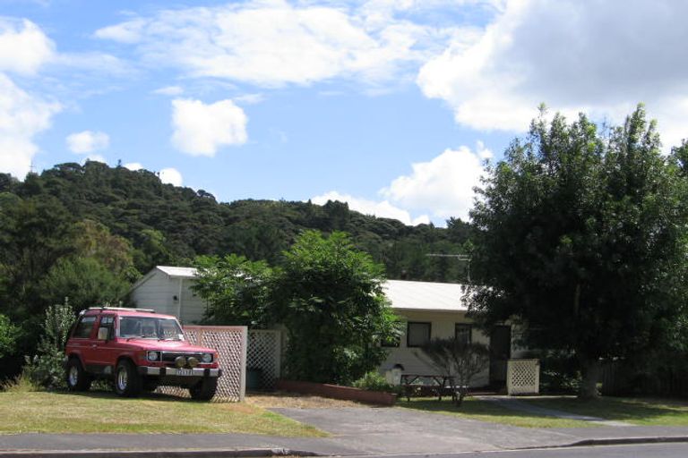 Photo of property in 38 Hale Crescent, Bayview, Auckland, 0629