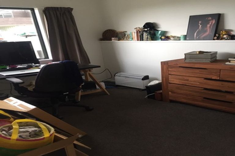 Photo of property in 2 Meadowcroft Grove, Johnsonville, Wellington, 6037