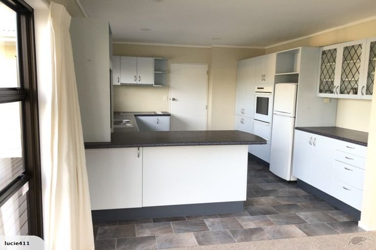 Photo of property in 104 Tutere Street, Waikanae Beach, Waikanae, 5036