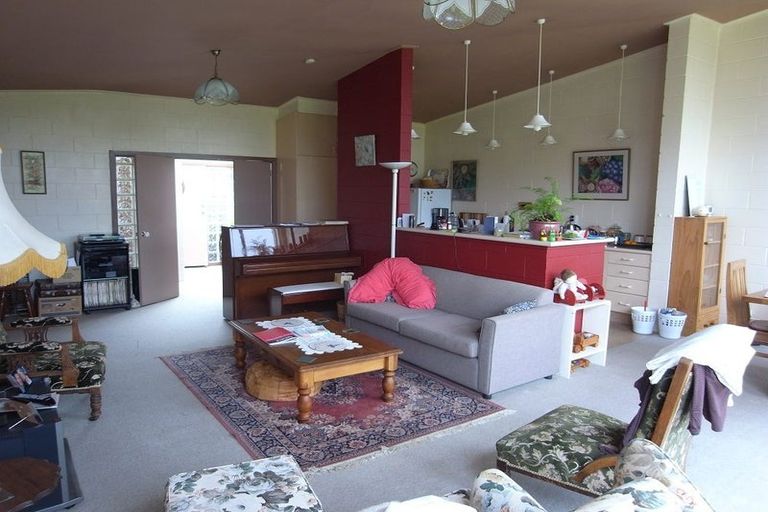 Photo of property in 6 Otamarau Grove, Maungaraki, Lower Hutt, 5010