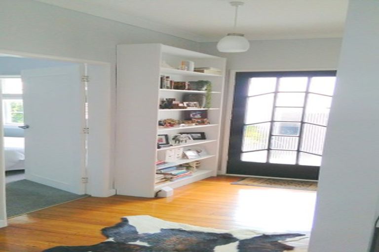 Photo of property in 247 Carrington Street, Vogeltown, New Plymouth, 4310